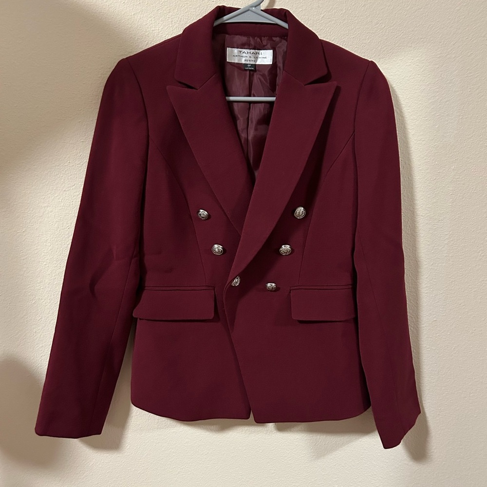 Tahari Maroon Red Blazer with Silver Buttons Size 0P